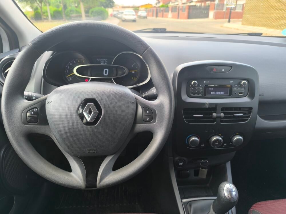 RENAULT Clio Authentic 1.2 16v 75cv