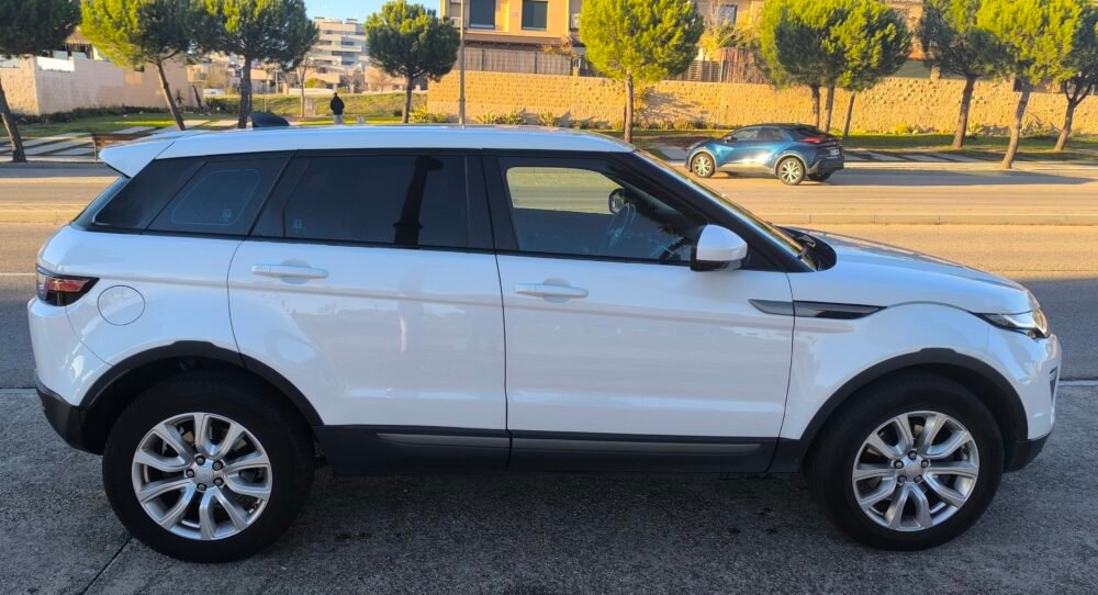 LAND-ROVER Range Rover Evoque 2.0L TD4 150 SE 4×4