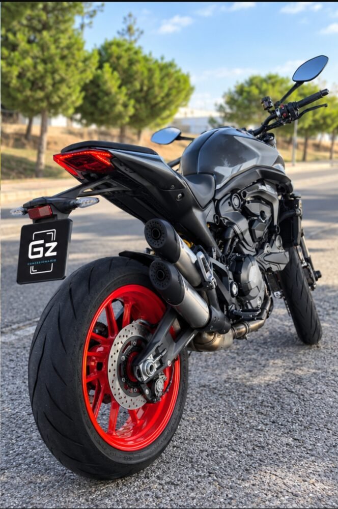 Ducati Monster + 937